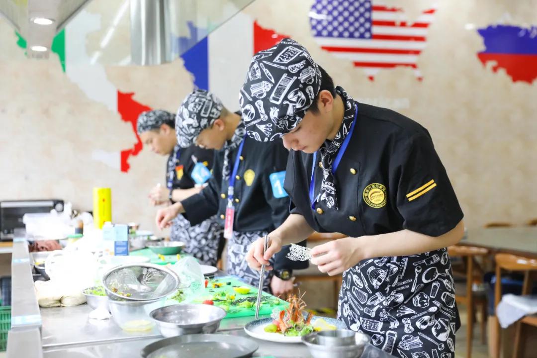 揭秘陕西新东方,在新东方学完了去门店也是做学徒