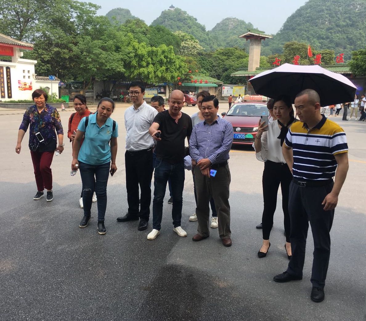 多功能擦地机清洗悬浮地板,地面高效清洗机器