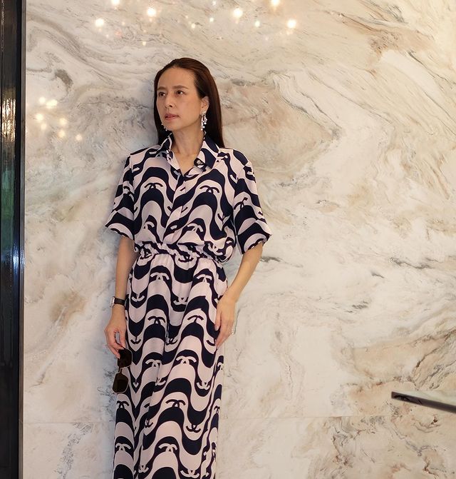 56岁泰国华裔富婆跪拜苏提达,泰国第一美女香奈儿