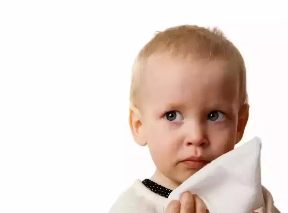 家长感冒了怎么防止宝宝感冒,家长应警惕孩子的病无法治愈