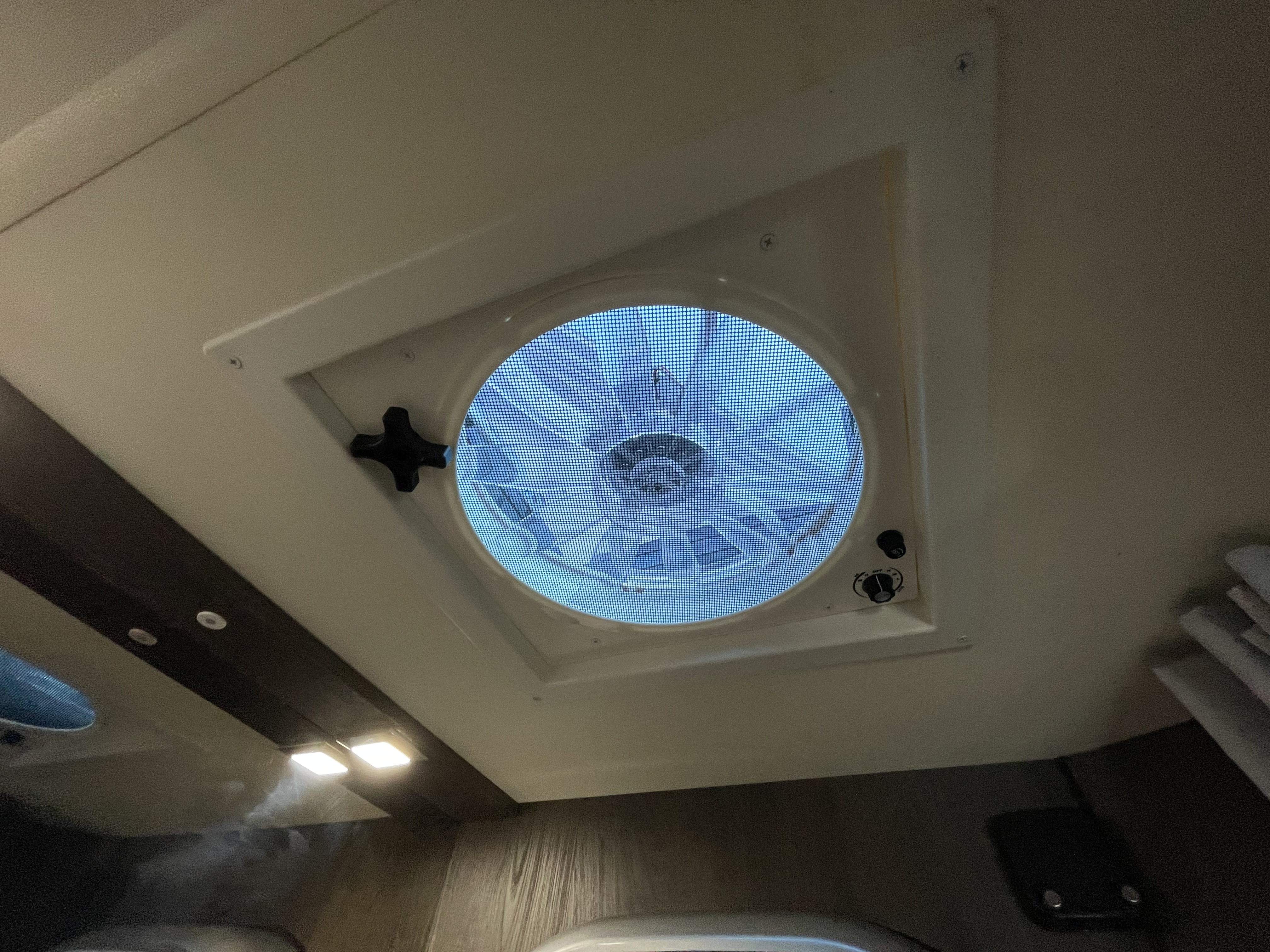 宇通c670房车最新款,宇通房车c553