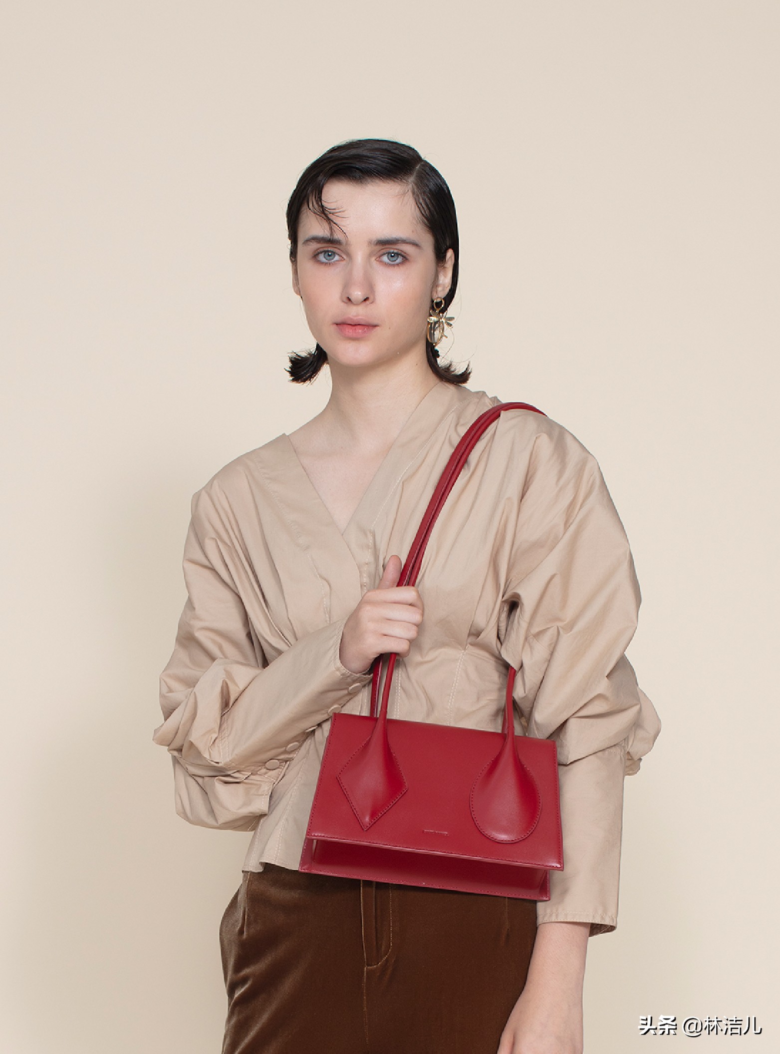 今年春夏必买的4款包包,包包推荐小众高级感红色