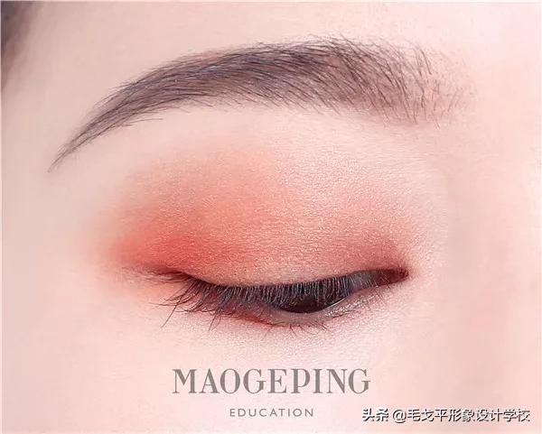 怎么避免眼妆脏,怎样防止眼妆脱落