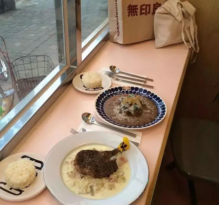 29岁女孩独居图片,29岁独居女孩的视频