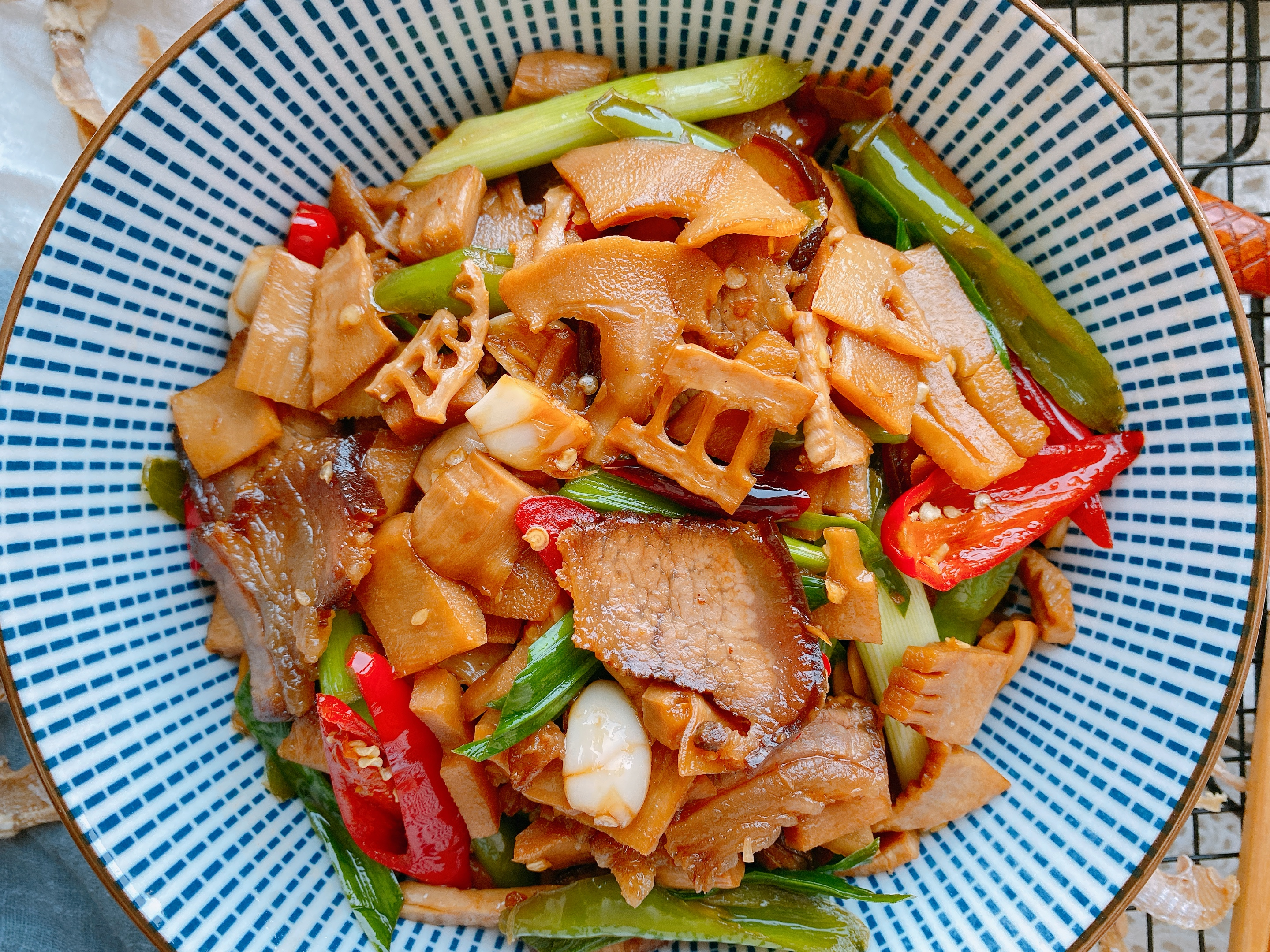 笋干怎么炒才好吃,笋干为何非要肉来做才好吃