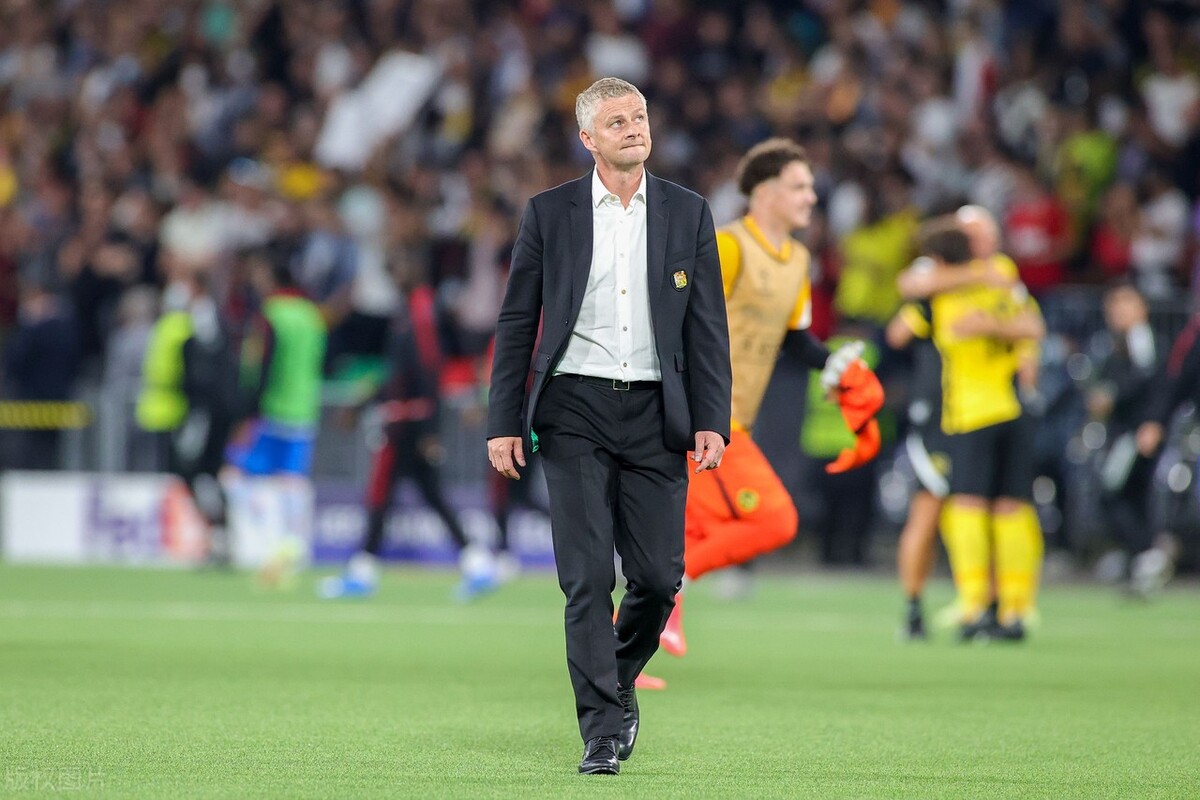 欧冠首轮综述！有大胜，有戴帽，有乌龙，有红牌，更有逆转奇迹