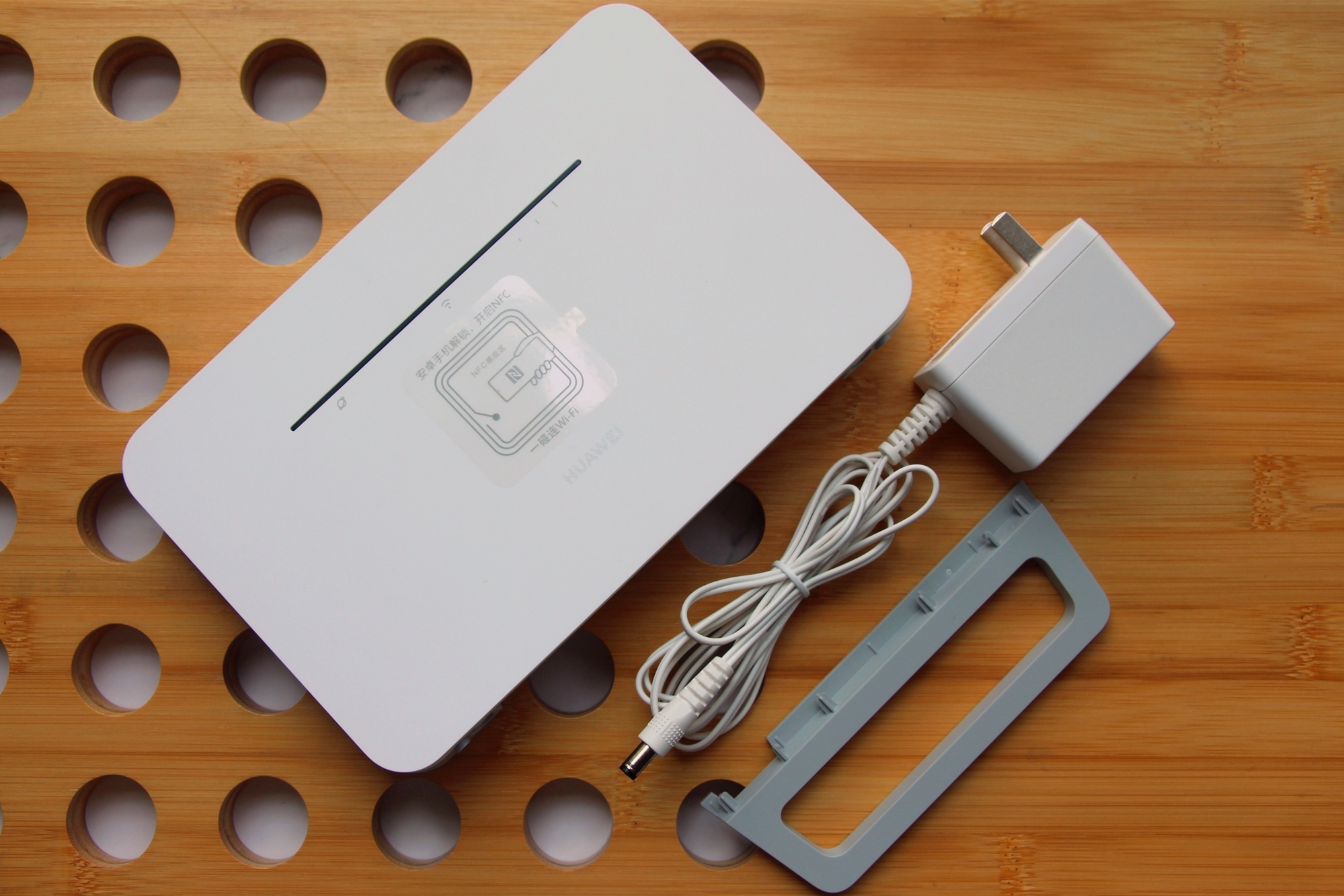 华为移动路由器带wifi,华为移动路由器和随身wifi