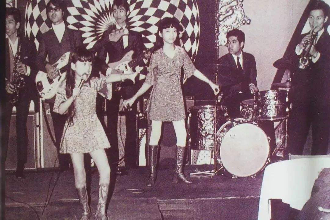 梅艳芳一生未嫁照片,梅艳芳个人资料她的家人