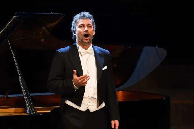 乔纳斯考夫曼男高音,男高音歌唱家乔纳斯考夫曼