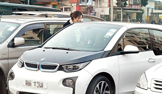 婚前开10万元大发,婚后换特斯拉!这位明星给老婆送上40万宝马