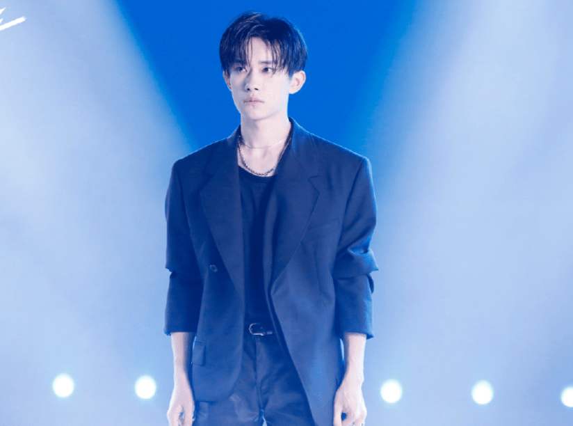 易烊千玺超牛应援,易烊千玺115万应援灯