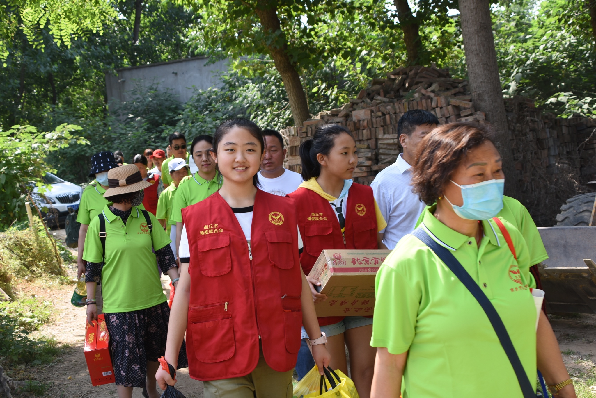 河南商丘：市博爱联合会救助梁园区李庄乡困难学生
