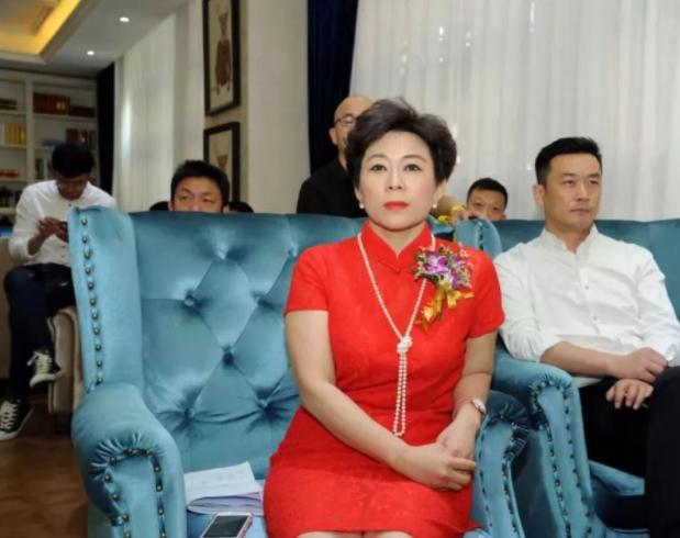 从经理人到沪上名家创始人，河南家装界女骑士孙蕾的亿万财富路