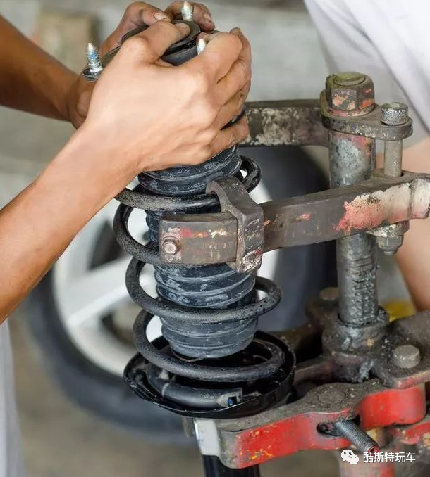 新m3000前减震器坏了怎么判断好坏,怎样检测减震器是否正常