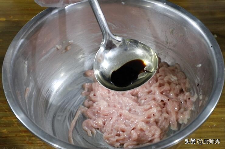 如何让炒肉丝变得细嫩,青椒炒肉丝怎么做光滑细嫩又好吃