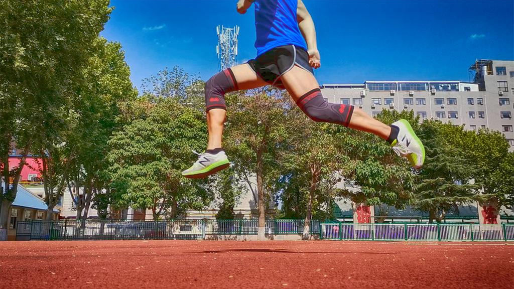 迈克达威防撞护膝测评,迈克达威护膝4200测评