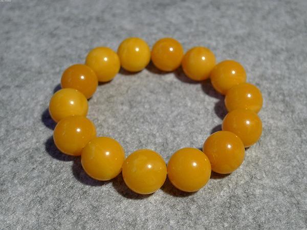 鉴别蜜蜡的最好方法,鉴别真假蜜蜡的最有效方法