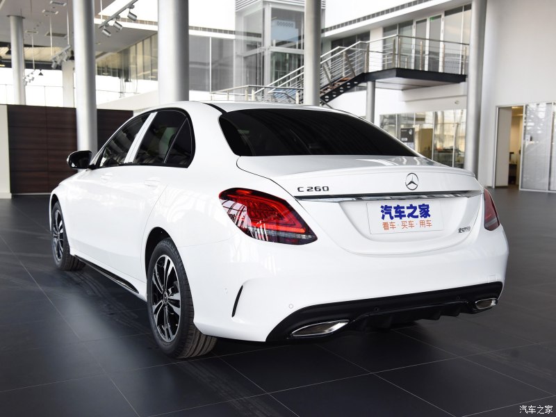 奔驰coupec260,奔驰c260前盖怎么打开