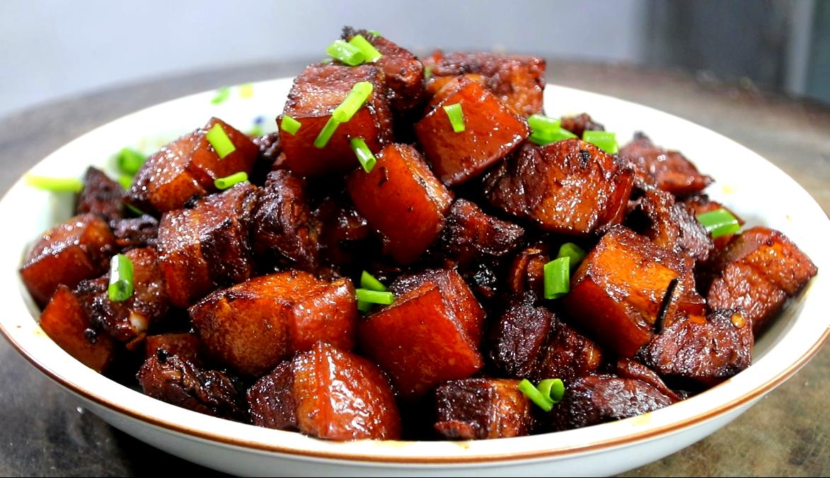 红烧肉牛肉菠萝炒饭满嘴都是料,满嘴飘香的红烧肉