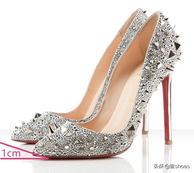 高跟鞋磨脚注意事项,高跟鞋磨脚跟妙招