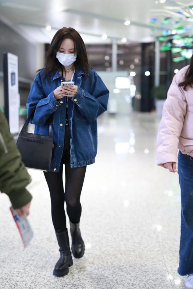 夏天穿这4种配色高级又气质,穿来穿去还是简约温柔的气质