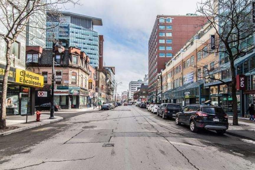 加拿大一座法语城市，来到这里感觉像到了法国，有“小巴黎”之称
