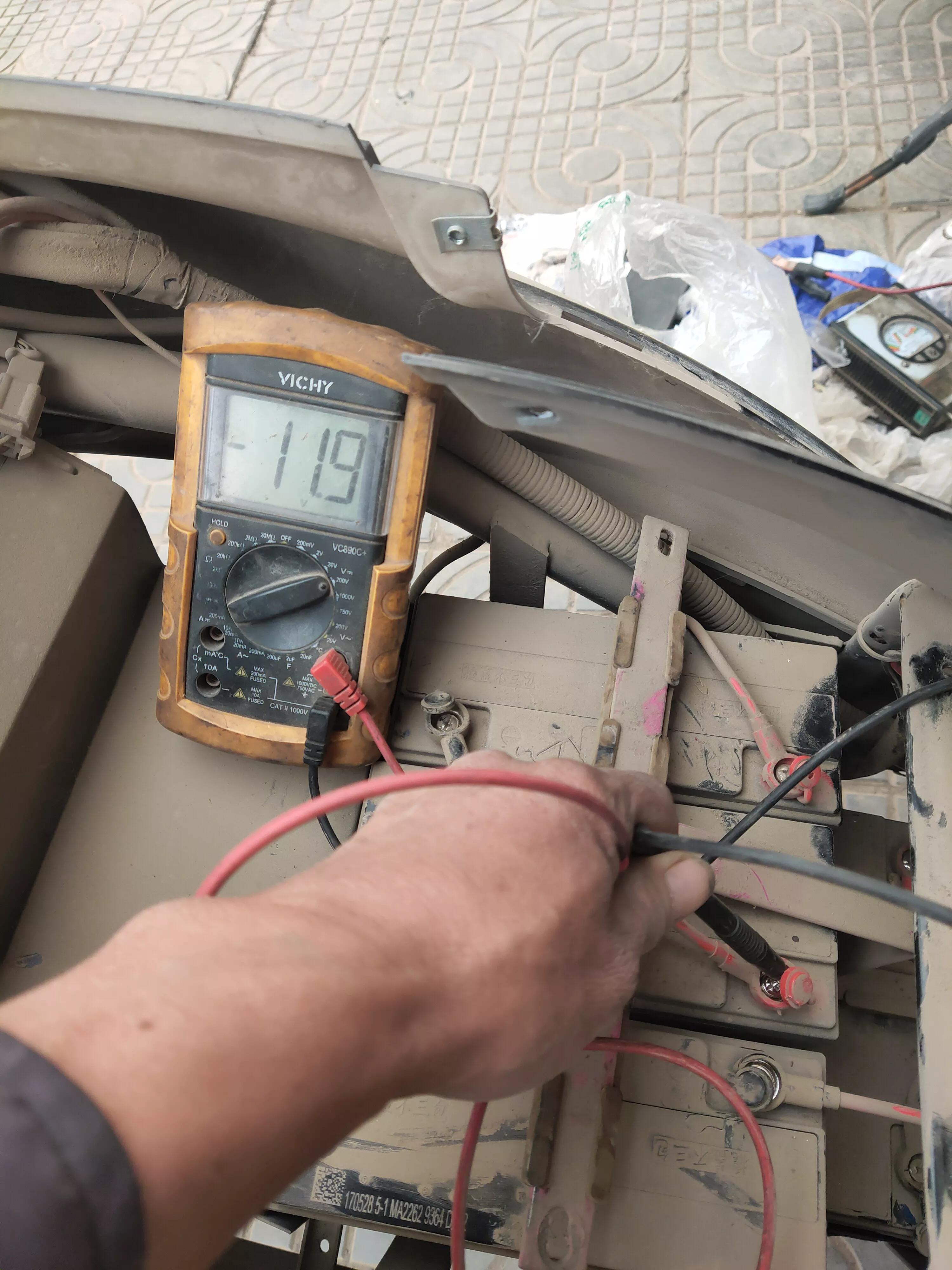 电动车电池不放电了怎么激活,电动车电池饿死了专业的激活方法