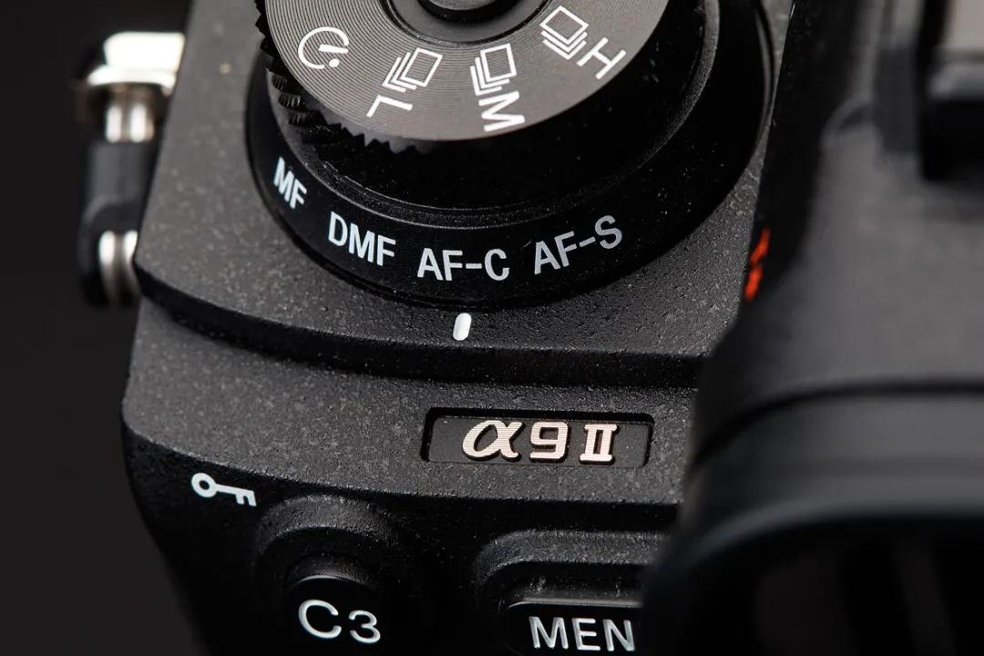 佳能r3和索尼r4a对比,索尼哪款相机和佳能r3能比较