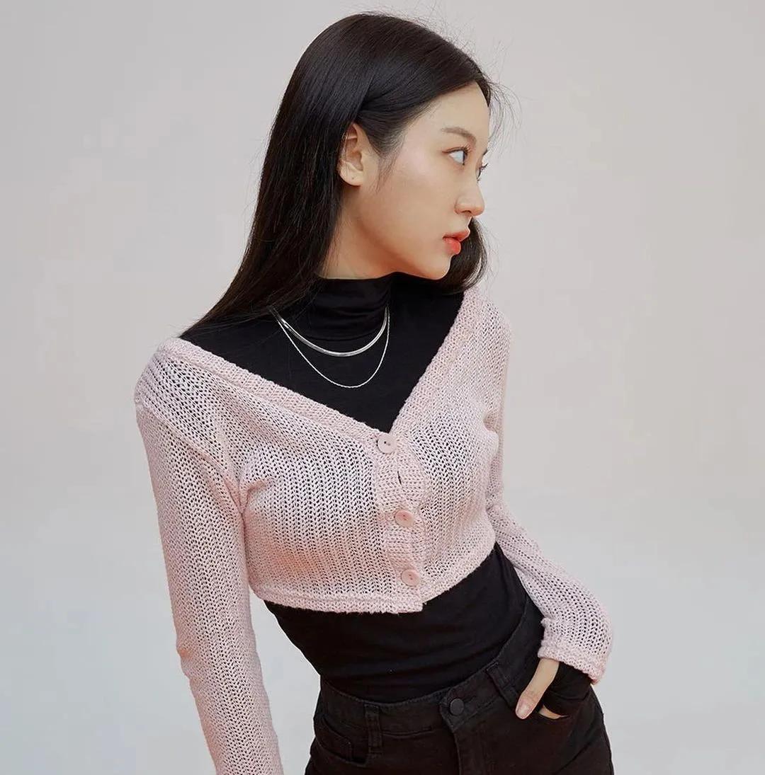 气质针织秋冬穿搭一整套,明星同款针织衫日常穿搭