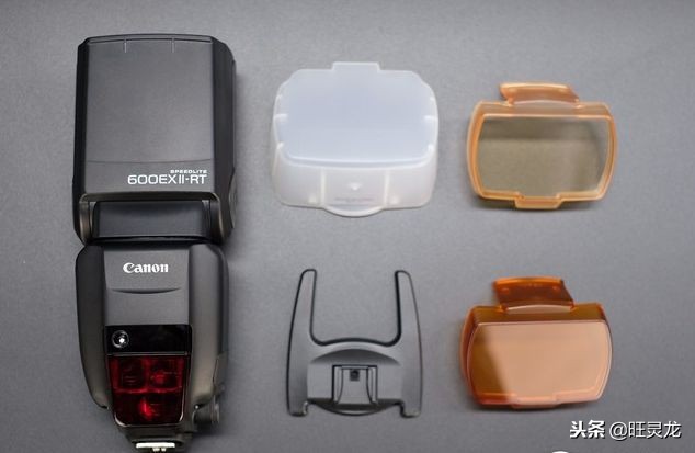 闪光灯适合拍什么风格的人像,拍人像相机闪光灯推荐