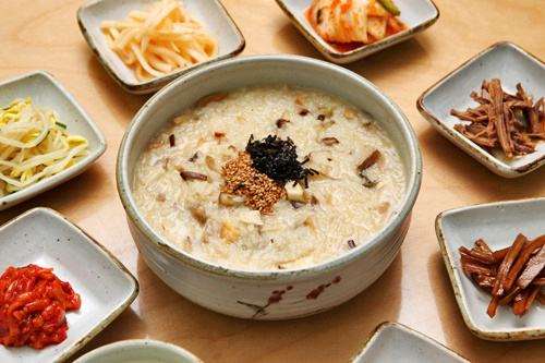 一年拓店300家的粥铺，被称为餐饮新模式。