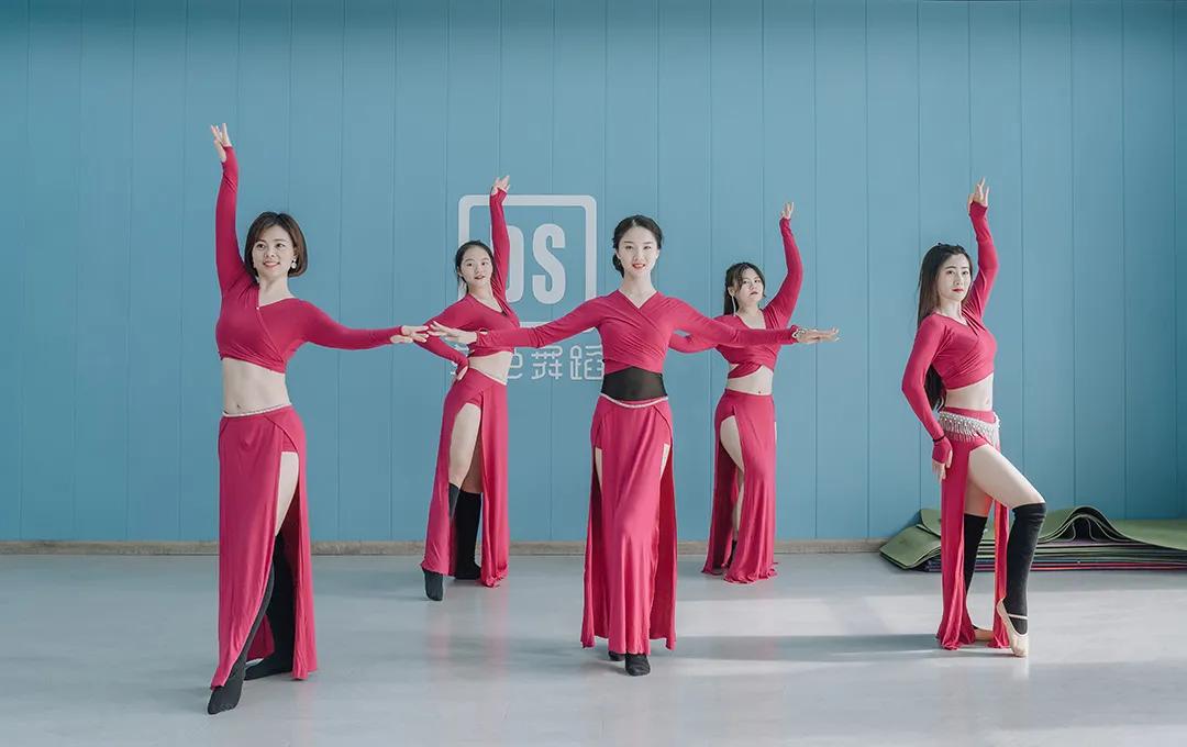 学舞蹈女孩真的很美,学舞蹈的女生究竟能美到什么程度