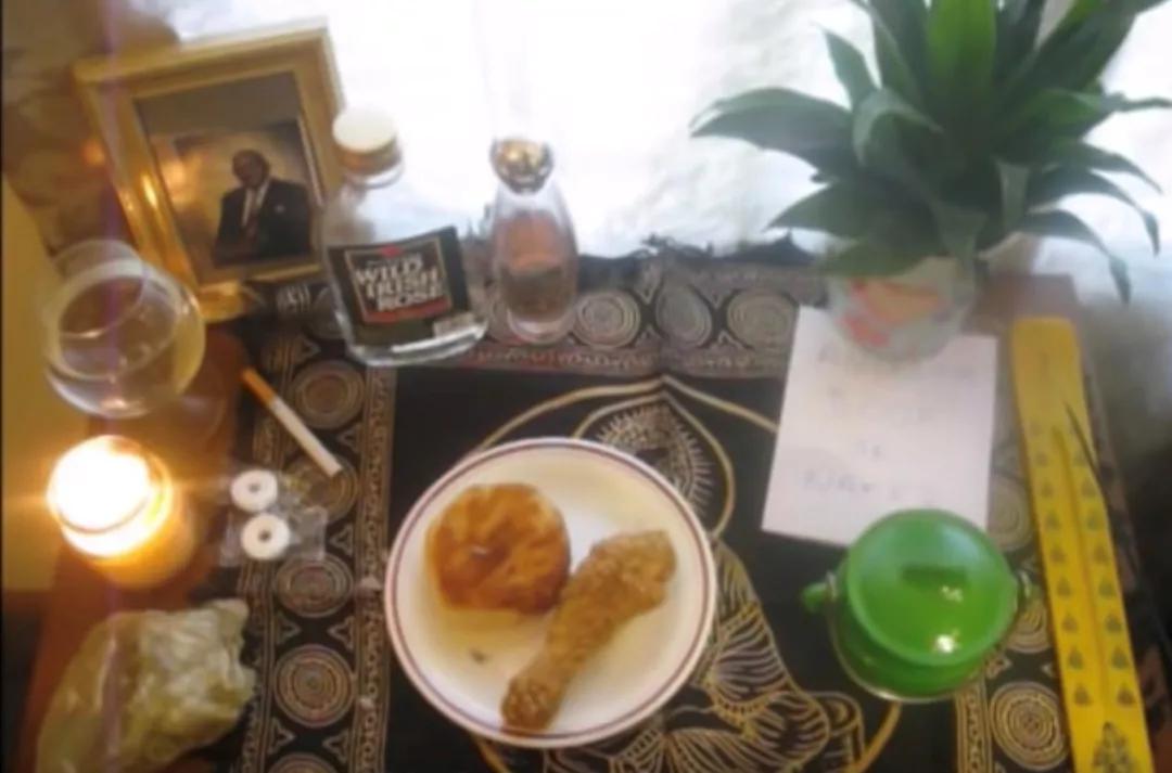 烧纸钱是我们中国传统的民俗,古代烧纸钱的根源