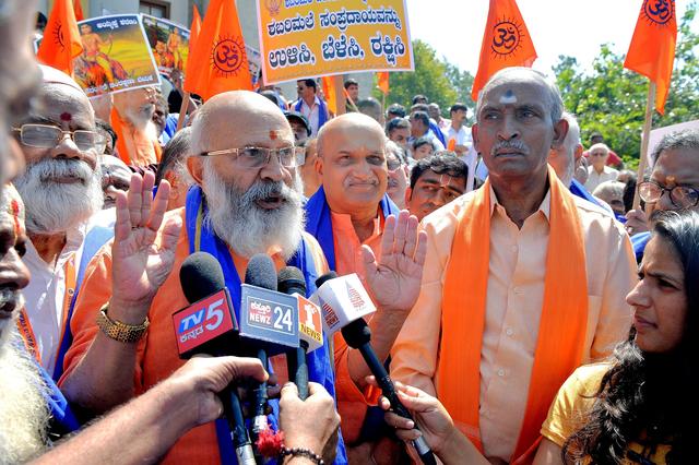 鍏充簬鏈堢粡琚瑙嗙殑妗堜緥,鍗板害濂充汉鏉ユ湀缁忚姝ц