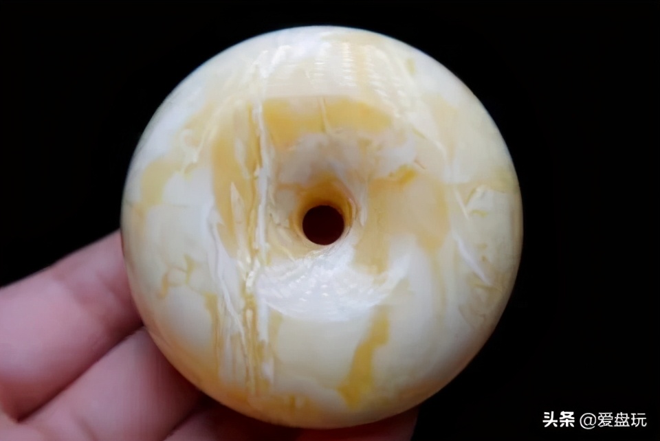 买蜜蜡避免踩哪些坑,蜜蜡买回来一段时间有坑