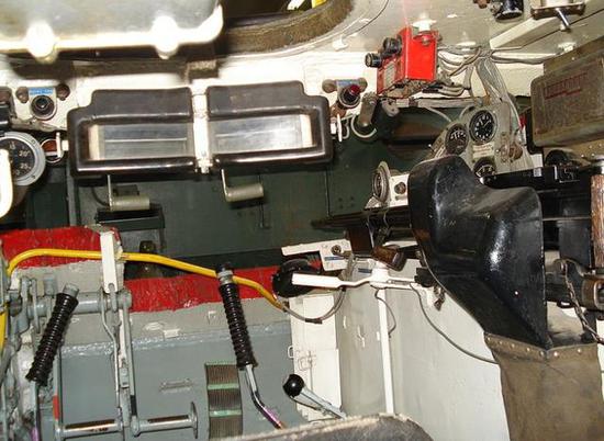 开坦克很威风吗,开坦克驰骋沙场