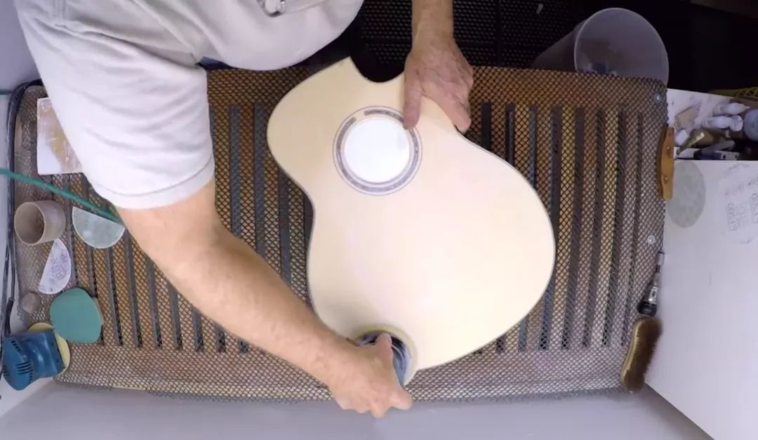 吉他上面的知识,吉他去漆的最佳方法