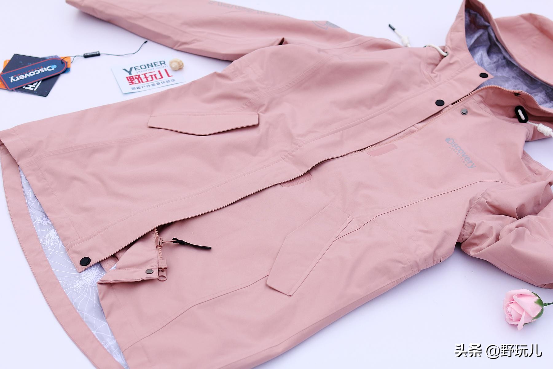 既时尚又实用的冲锋衣,简约而不简单的冲锋衣奢潮