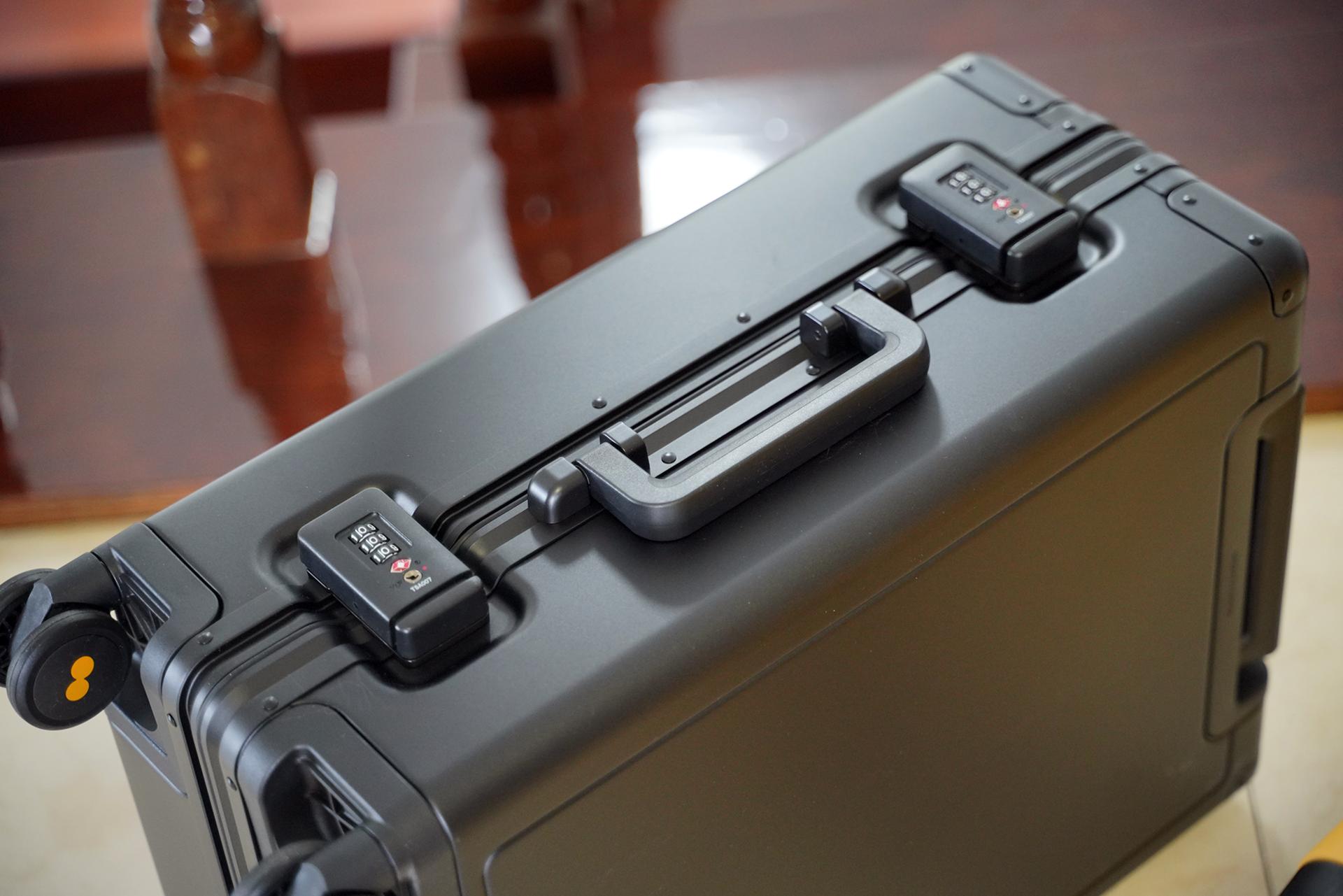 要颜值还是要实用,小米90分和地平线8号拉杆箱对比