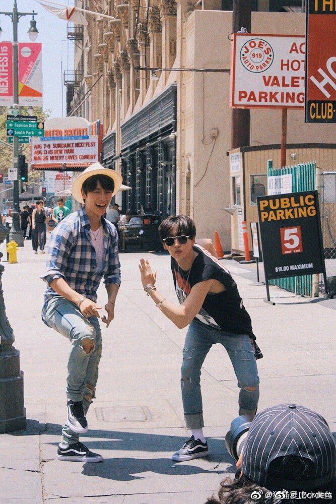 饭圈鞠婧祎虞书欣搞笑,虞书欣蹭饭王耀庆一个眼神秒怂