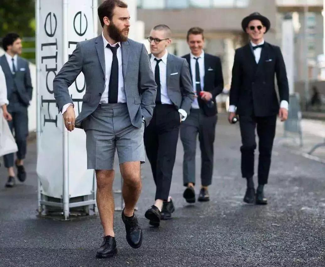 泰国夏天男士花短裤丝绸,夏天男士短裤穿衣搭配