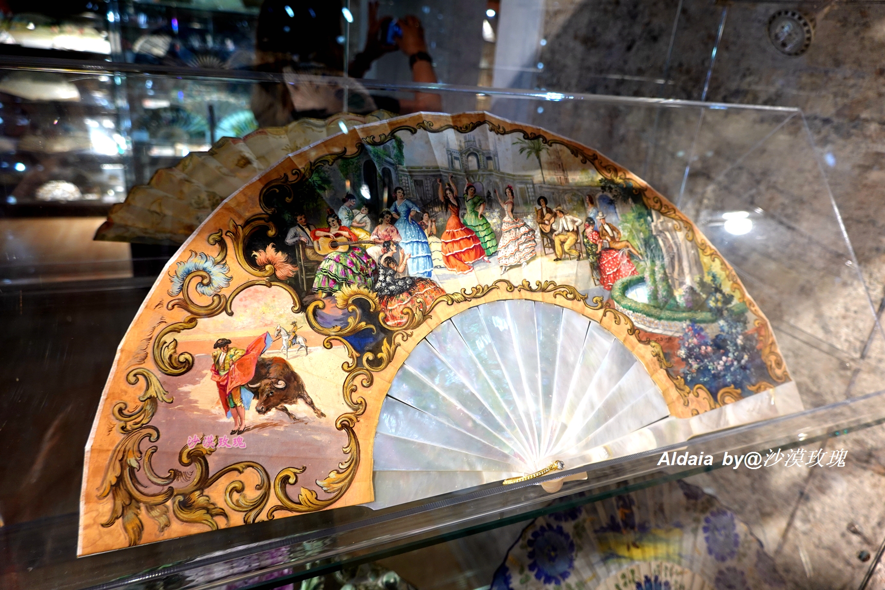 折扇来源于中国,折扇是朝鲜发明的