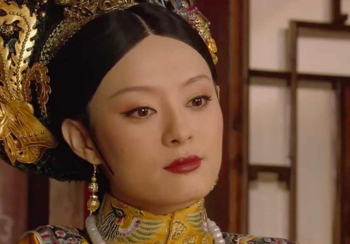 胧月摔碎九连环时甄嬛是什么等级,甄嬛传胧月长大后的悲惨命运