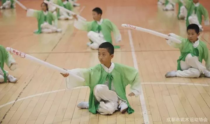 “*底卧**”三原：获奖专业户背后真相