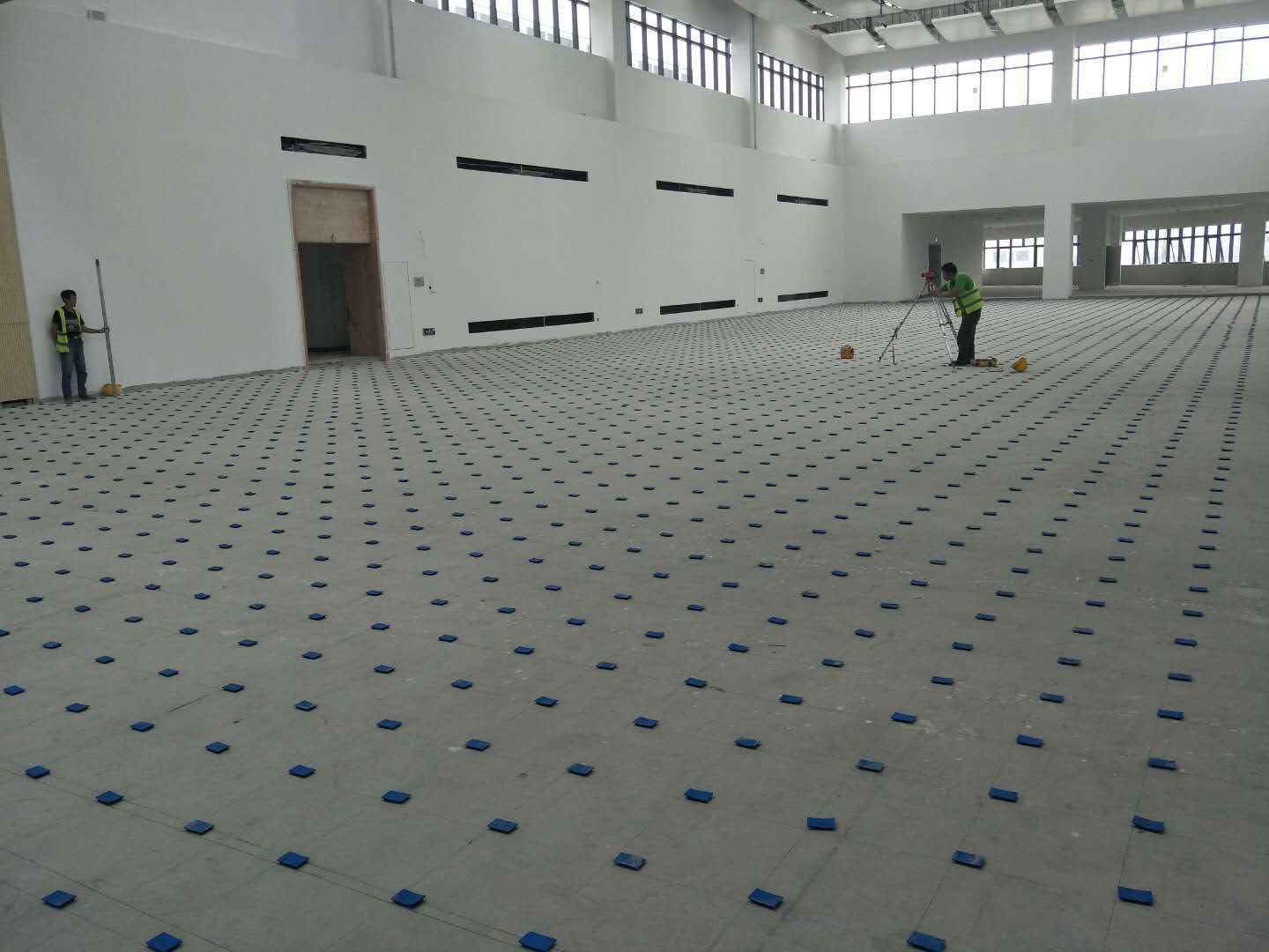 运动木地板安装工程,木地板安装方向进门横还是进门竖