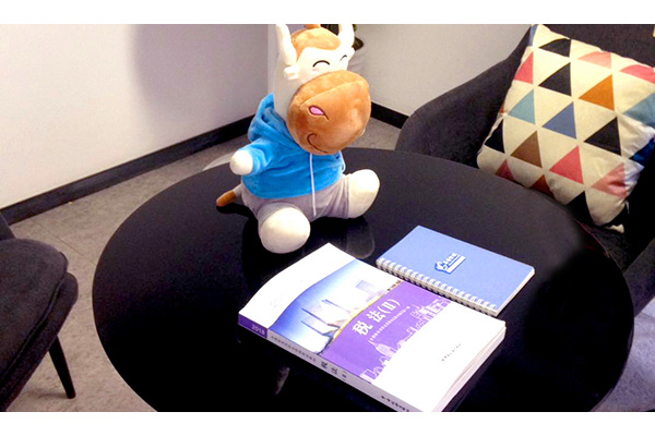 出纳每天都在忙什么,出纳的日常工作多吗