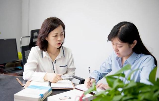 大学辅导员的年薪有多少,大学的辅导员年薪多少