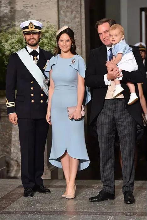 白天比基尼晚上夜店嗨小野模，怎么泡到欧洲王室最后的钻石王老五