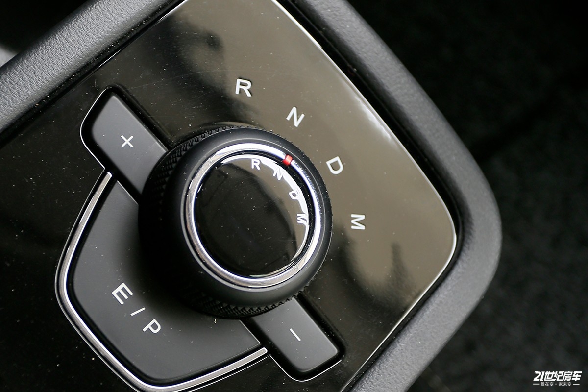 性价比入门房车,新飞国六平头轻卡房车