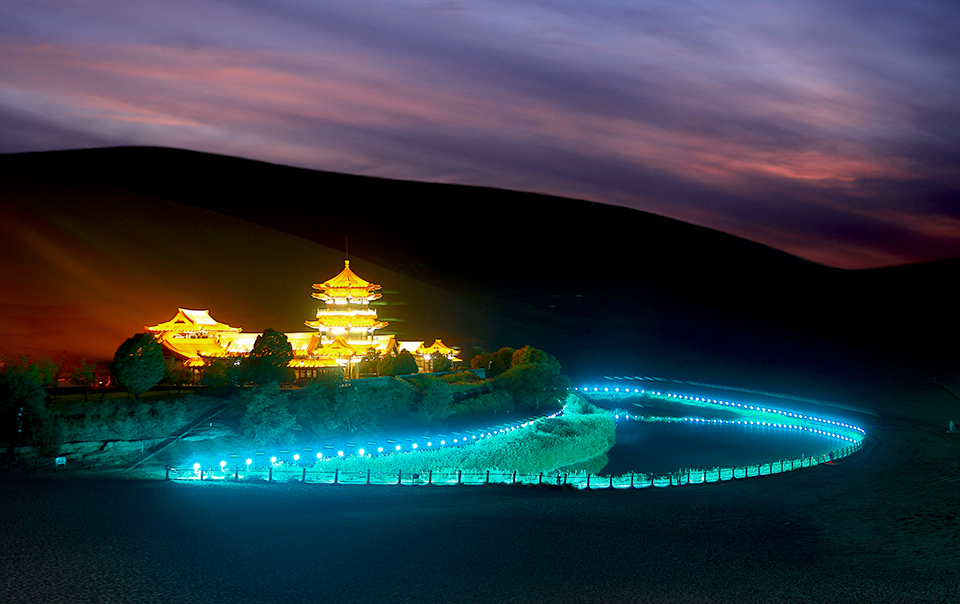 月牙泉沙漠丝绸之路,敦煌月牙泉鸣沙山丝绸之路